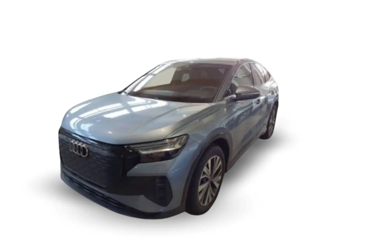 Q4 e-tron in blau freigestellt